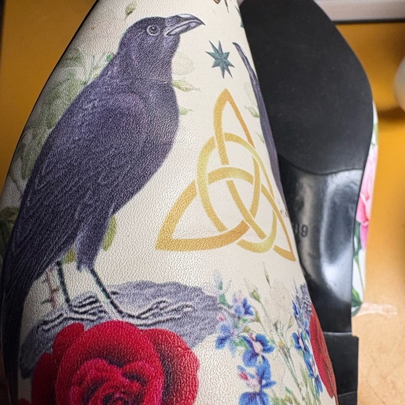 Whimsical Flat Mules - Picture 4 of 6